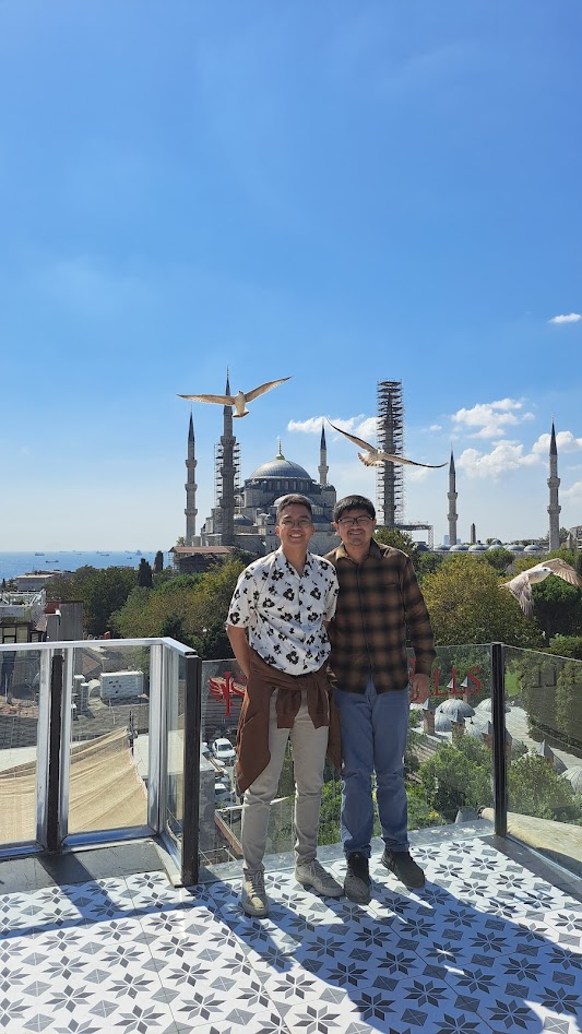 Harvey and Ken at the Blue Mosque